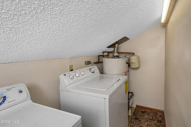 $249,700 | 4020 Chaucer Place, Guilderland, NY 12159