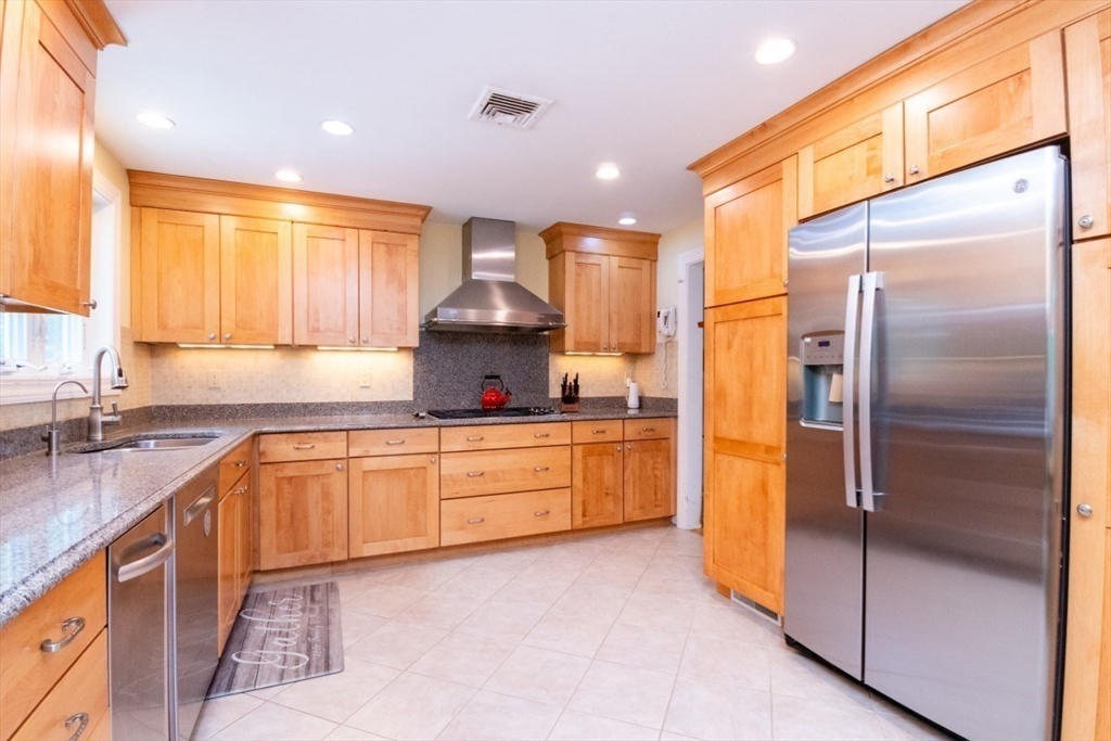 83 Pine Street Natick, MA 01760 - Photo 8 of 39