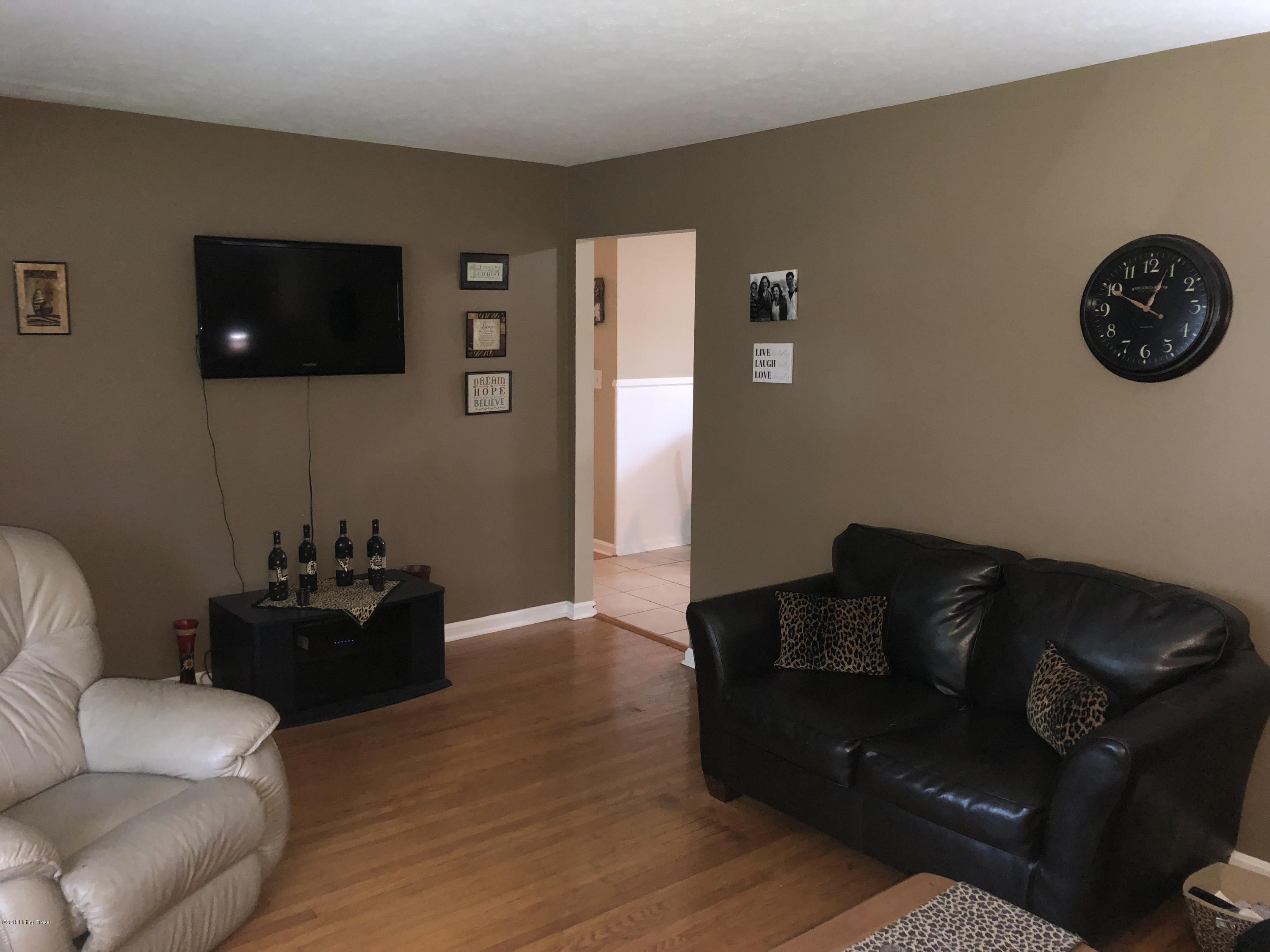 3607 Tarragon Road Louisville, KY 40219 - Photo 6 of 37 IMG_1369