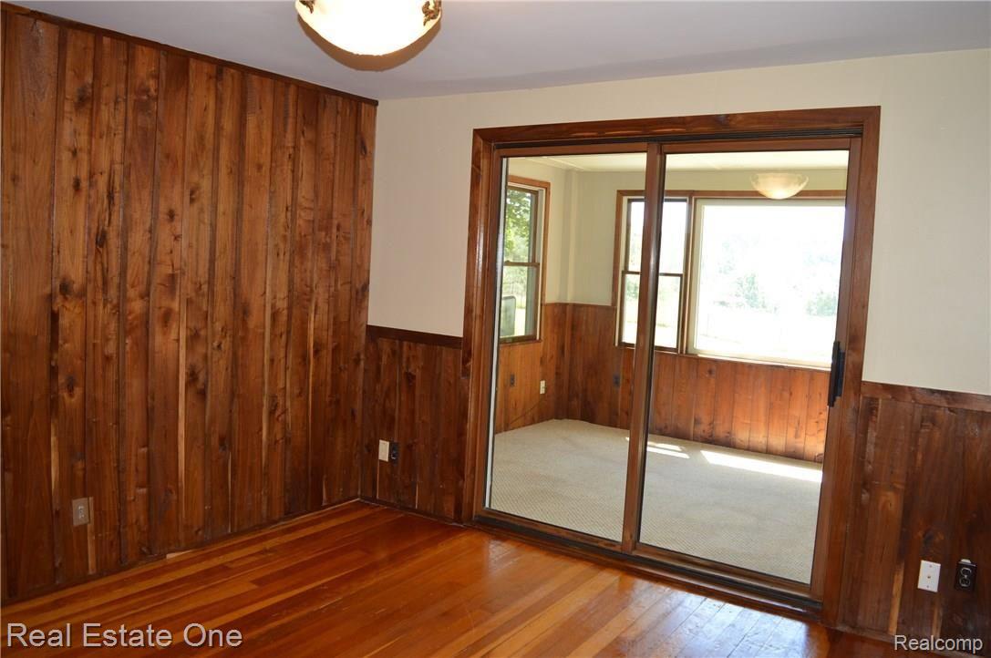 2220 North Tipsico Lake Road Highland, MI 48357 - Photo 22 of 91 DSC_0048.JPG