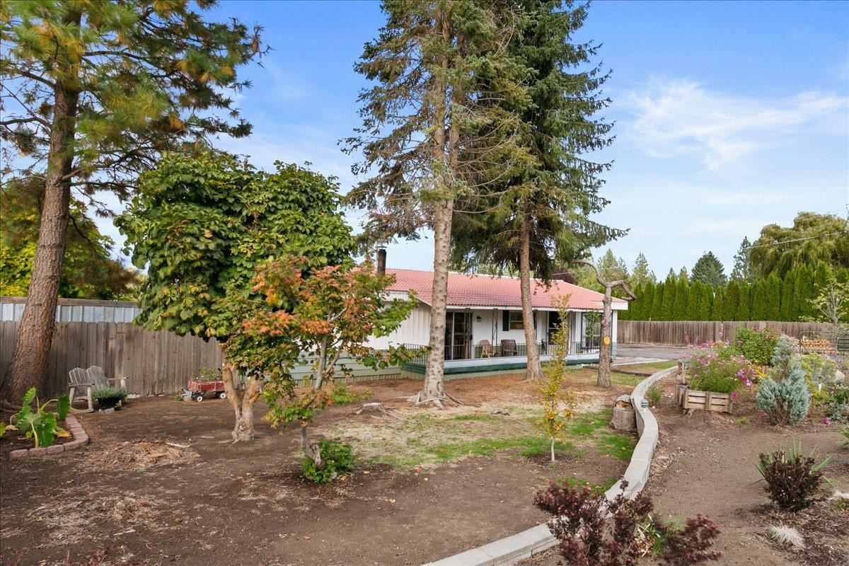 3411 East Farwell Road Mead, WA 99021 - Photo 2 of 28
