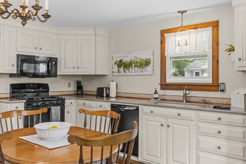 32 Shields Road Mashpee, MA 02649 - Photo 6 of 41 Gallery Image 6