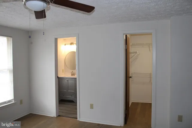 a bathroom with a toilet