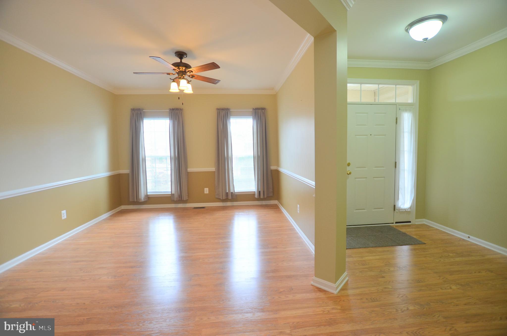 341 Pierce Run Newark, DE 19702 - Photo 4 of 40 Dining Room / Foyer