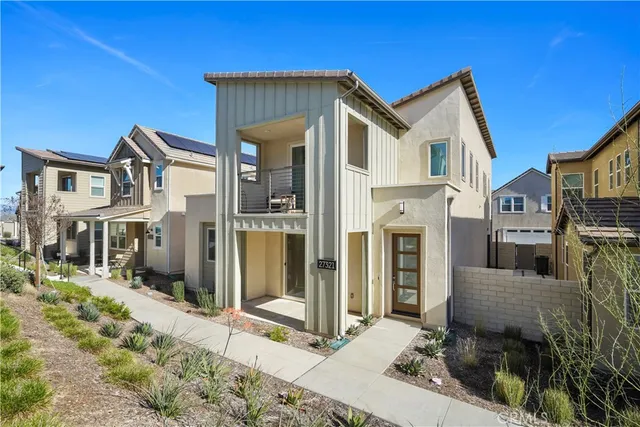 $999,000 | 27321 Great Divide Lane, Newhall, CA 91381