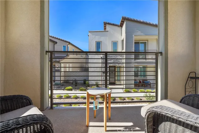 $999,000 | 27321 Great Divide Lane, Newhall, CA 91381