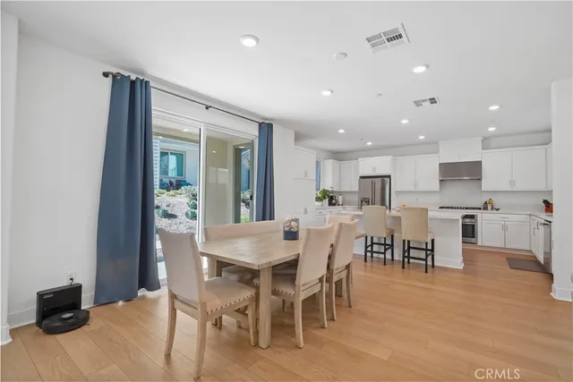 $999,000 | 27321 Great Divide Lane, Newhall, CA 91381