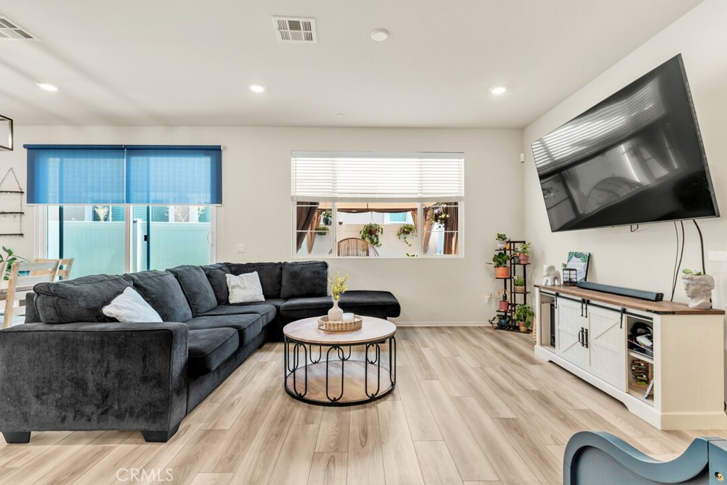 28175 Ashtree Street Temecula, CA 92591 - Photo 6 of 46