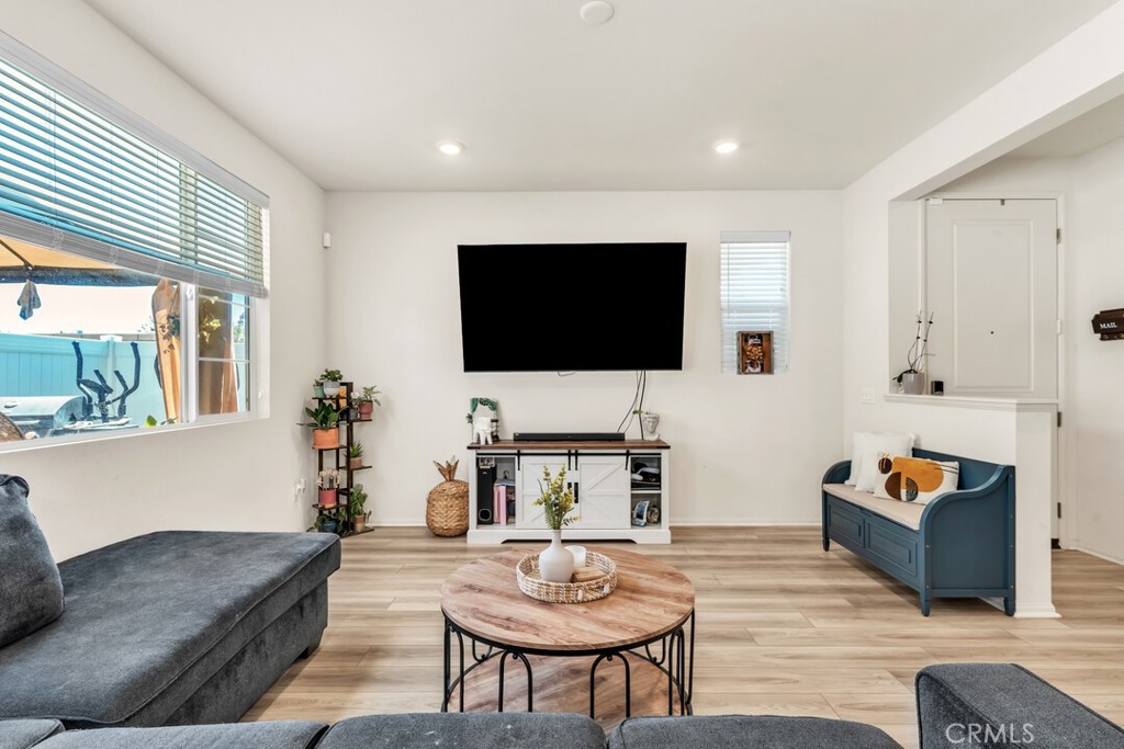 28175 Ashtree Street Temecula, CA 92591 - Photo 8 of 46