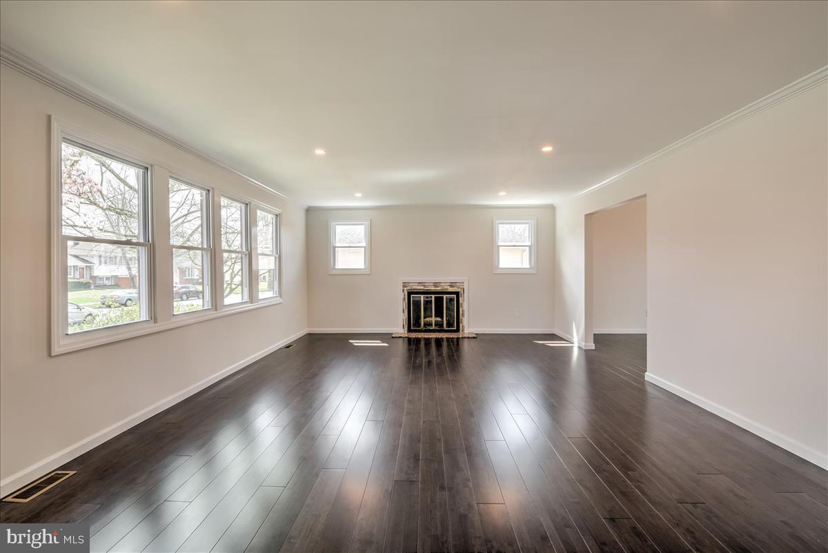 113 Ashbrook Road Cherry Hill, NJ 08034 - Photo 4 of 29 Gallery Image 4
