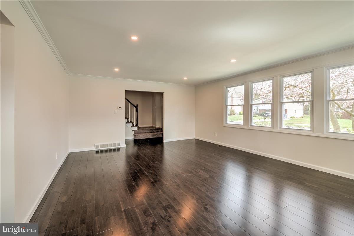113 Ashbrook Road Cherry Hill, NJ 08034 - Photo 6 of 29 Gallery Image 6