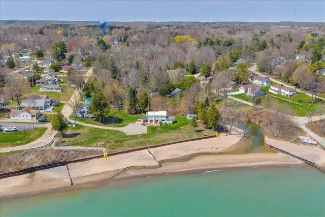 $998,000 | 7226 Lakeview Drive, Lexington, MI 48450