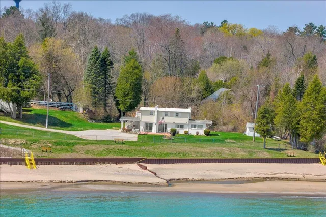 $998,000 | 7226 Lakeview Drive, Lexington, MI 48450