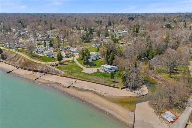 $998,000 | 7226 Lakeview Drive, Lexington, MI 48450