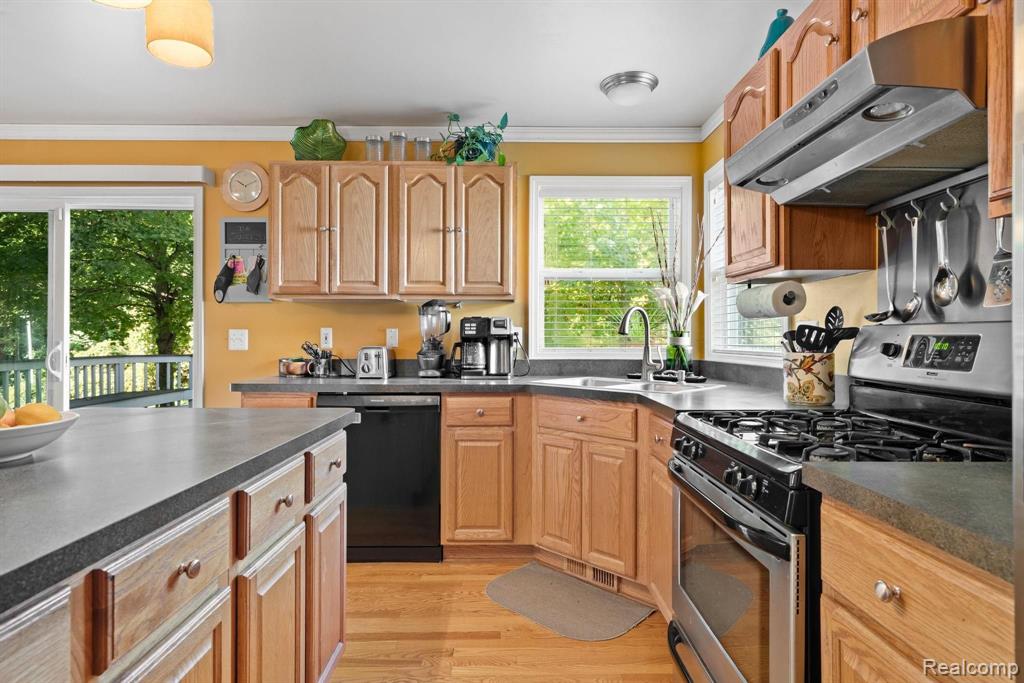 4363 Rohr Road Waterford, MI 48329 - Photo 10 of 40