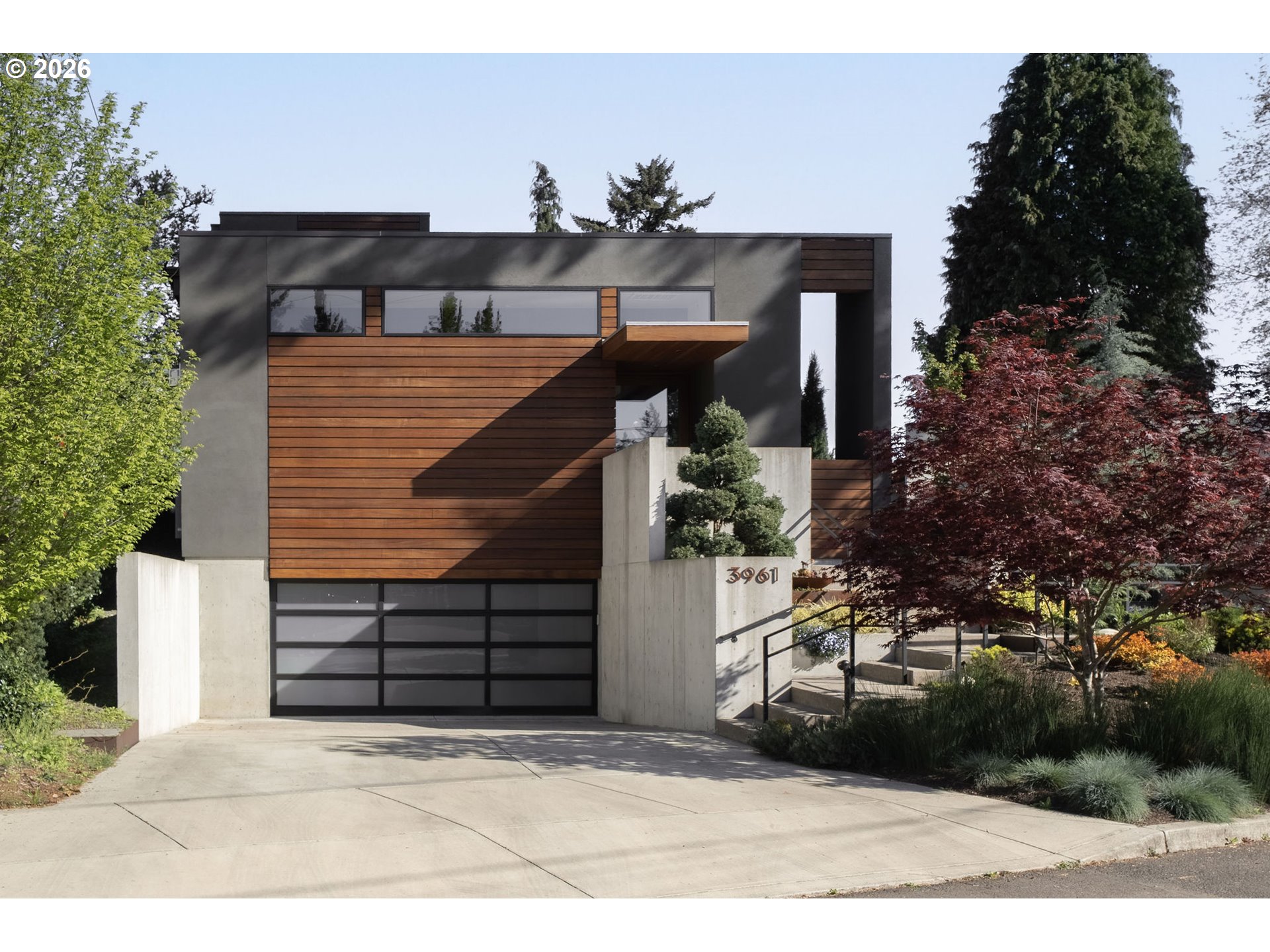 3961 Southeast Berkeley Way Portland, OR 97202 - Photo 2 of 48
