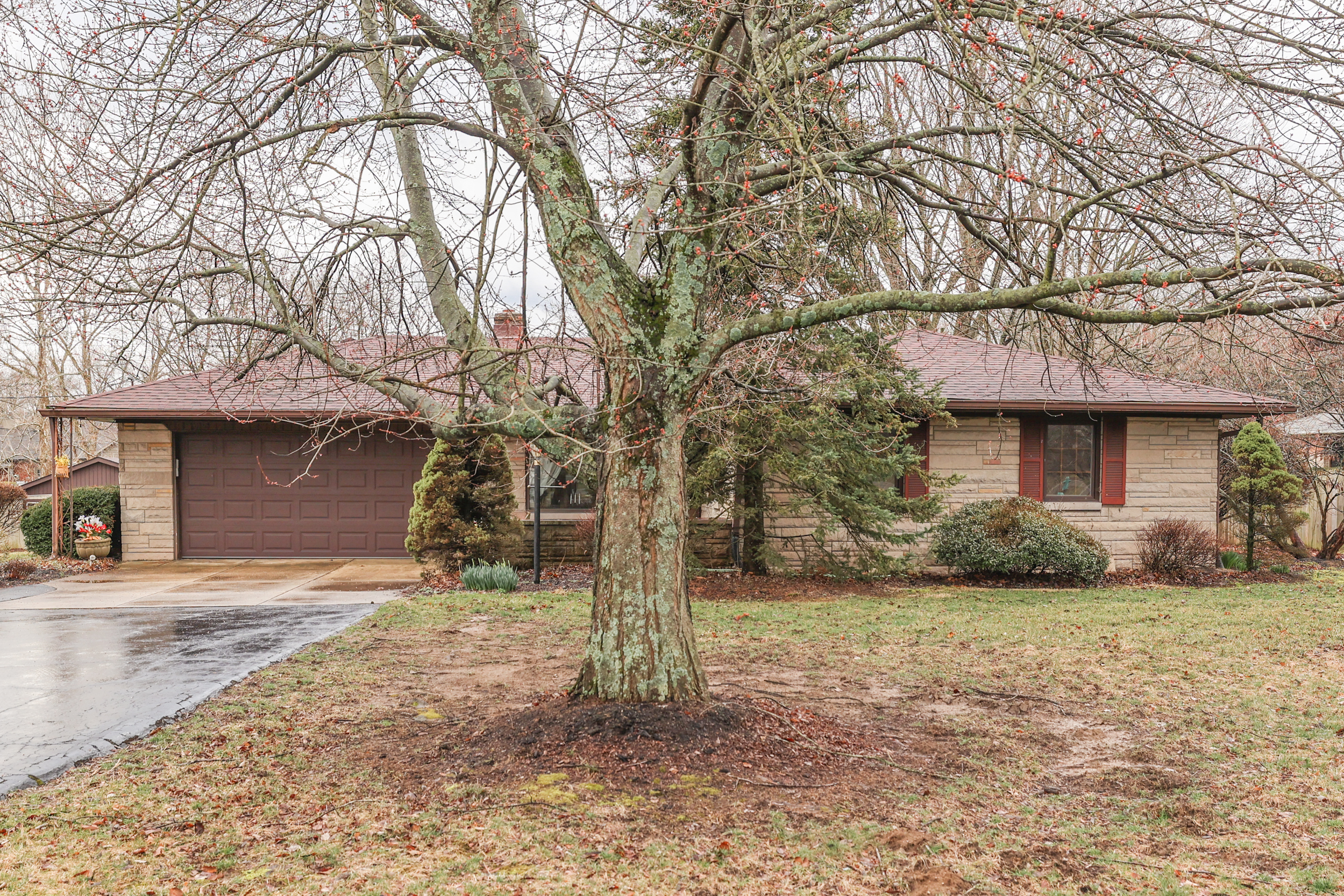 1737 West Stop 11 Road Indianapolis, IN 46217 - Photo 2 of 39 Gallery Image 2