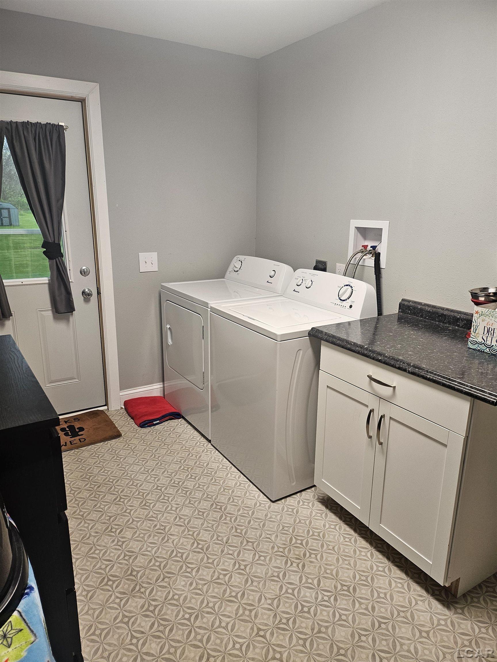 3060 West Albain Road Monroe, MI 48161 - Photo 8 of 17 50139394-826c5a25-2d45-40ab-9789-4ee860fc370e.JPG