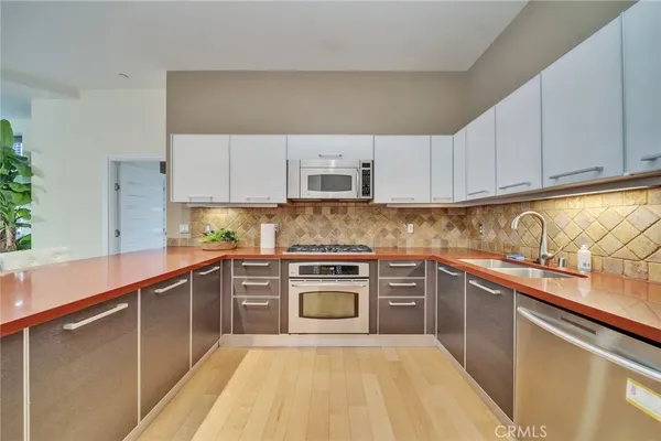 $4,500 | 801 South Grand Avenue, Unit 1305, Los Angeles, CA 90017