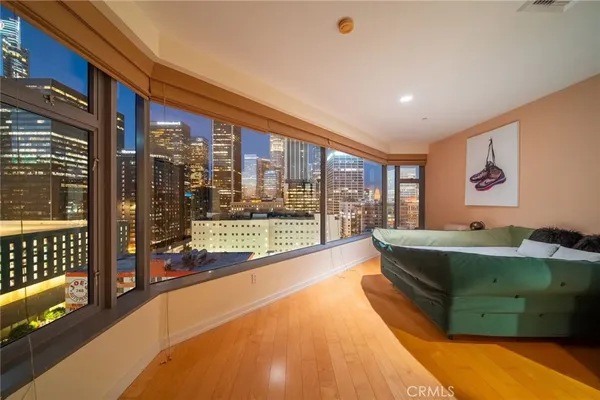 $4,500 | 801 South Grand Avenue, Unit 1305, Los Angeles, CA 90017