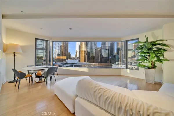 $4,500 | 801 South Grand Avenue, Unit 1305, Los Angeles, CA 90017