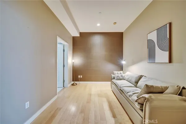 $4,500 | 801 South Grand Avenue, Unit 1305, Los Angeles, CA 90017