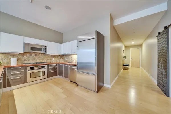 $4,500 | 801 South Grand Avenue, Unit 1305, Los Angeles, CA 90017