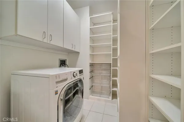 $4,500 | 801 South Grand Avenue, Unit 1305, Los Angeles, CA 90017