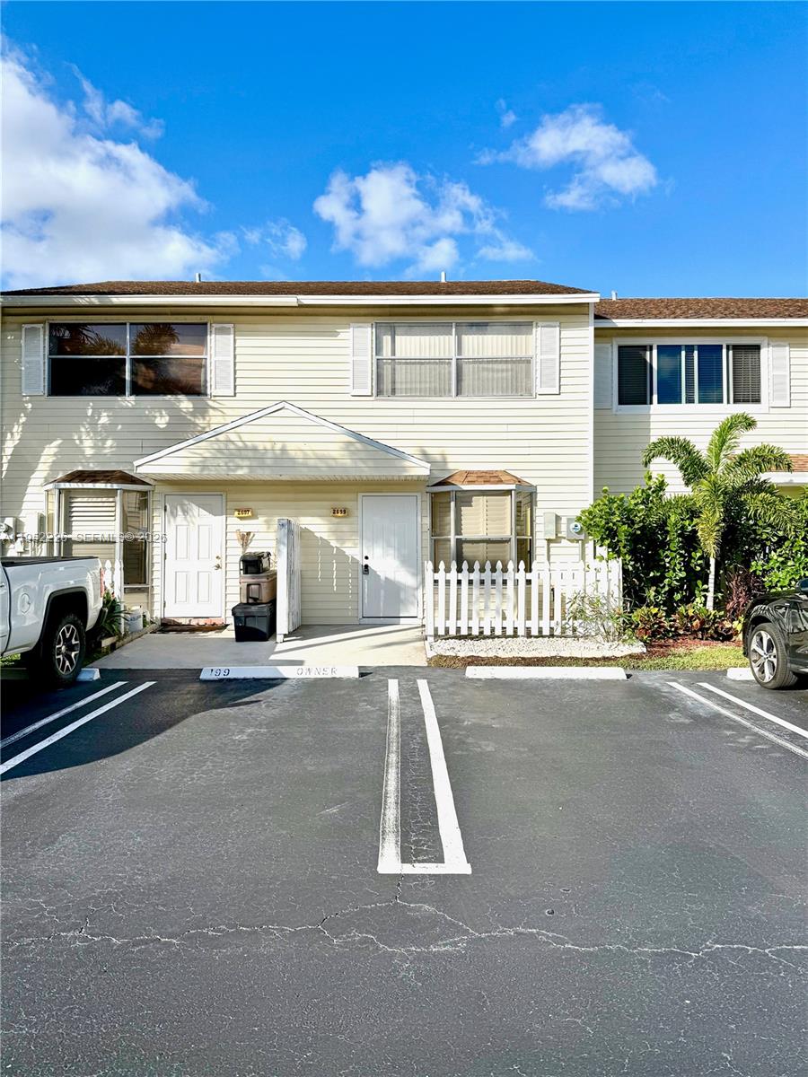 2699 Northeast 15th Street Pompano Beach, FL 33062 - Photo 2 of 29