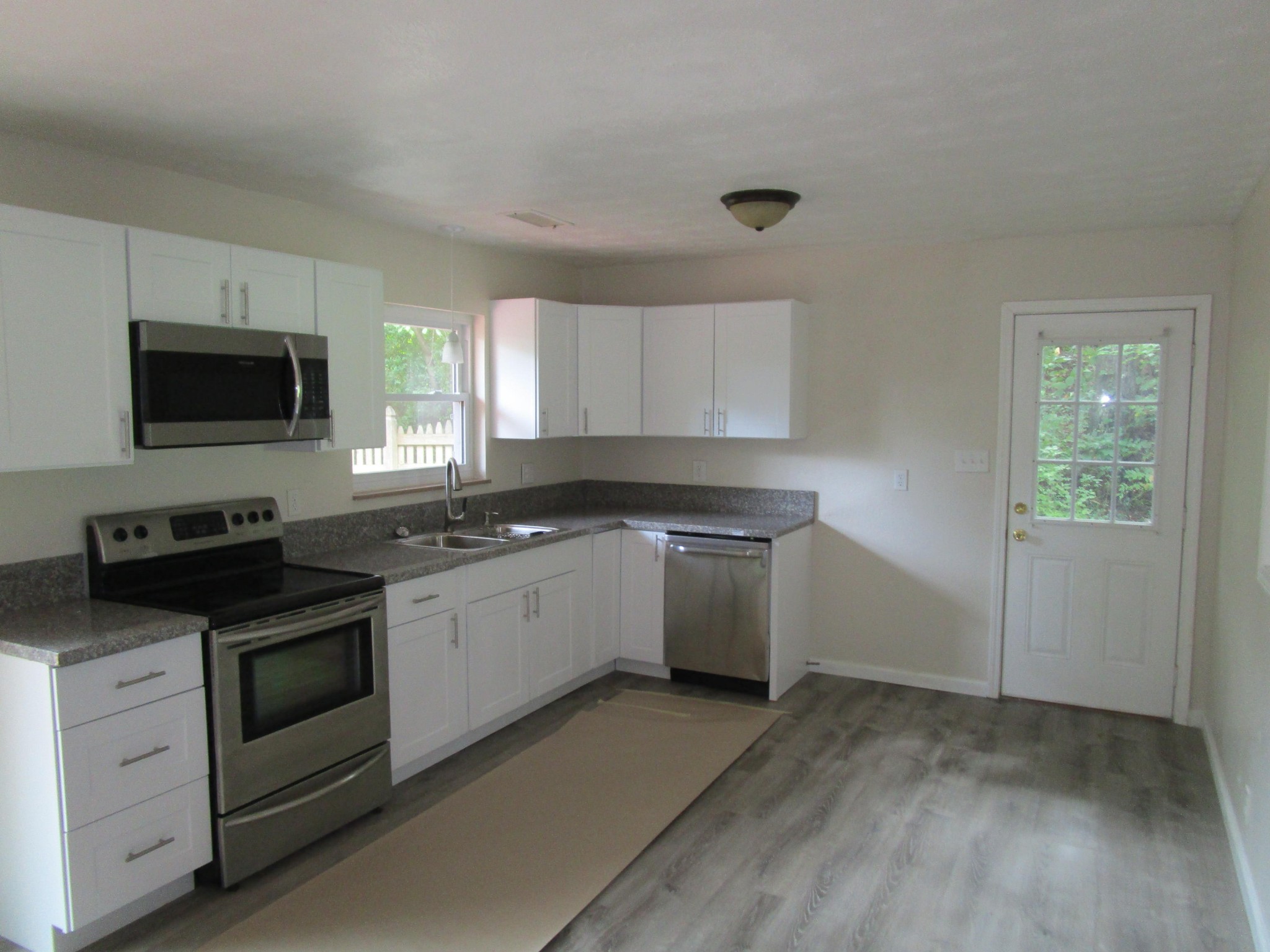 8212 Ewing Road Powell, TN 37849 - Photo 4 of 22 Gallery Image 4