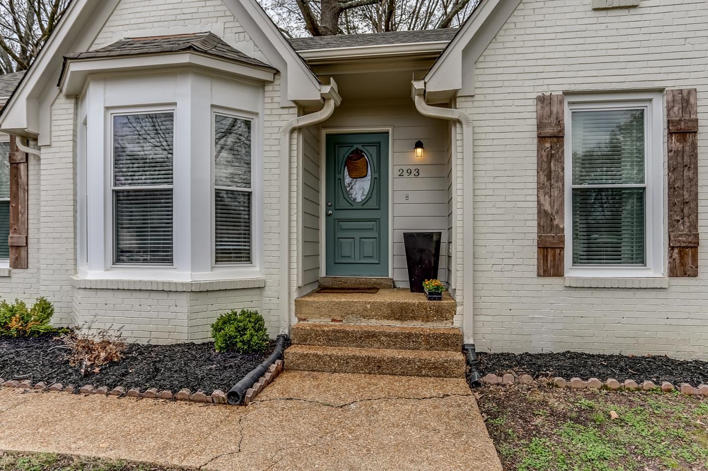 293 Glen Echo Road Collierville, TN 38017 - Photo 25 of 33 a front view of a house