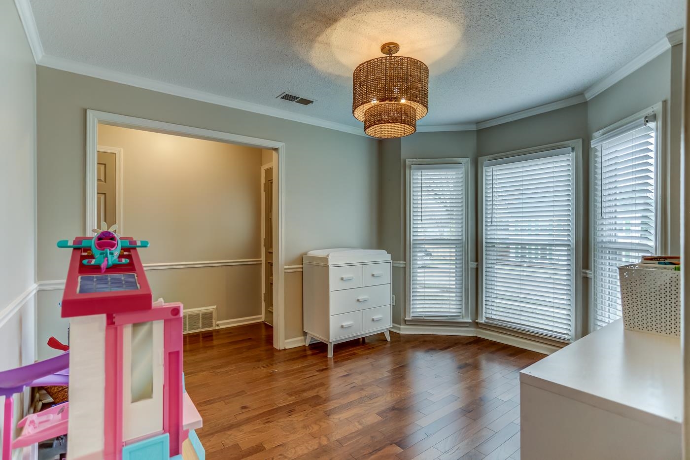 293 Glen Echo Road Collierville, TN 38017 - Photo 9 of 33 a room with toys and wooden floor