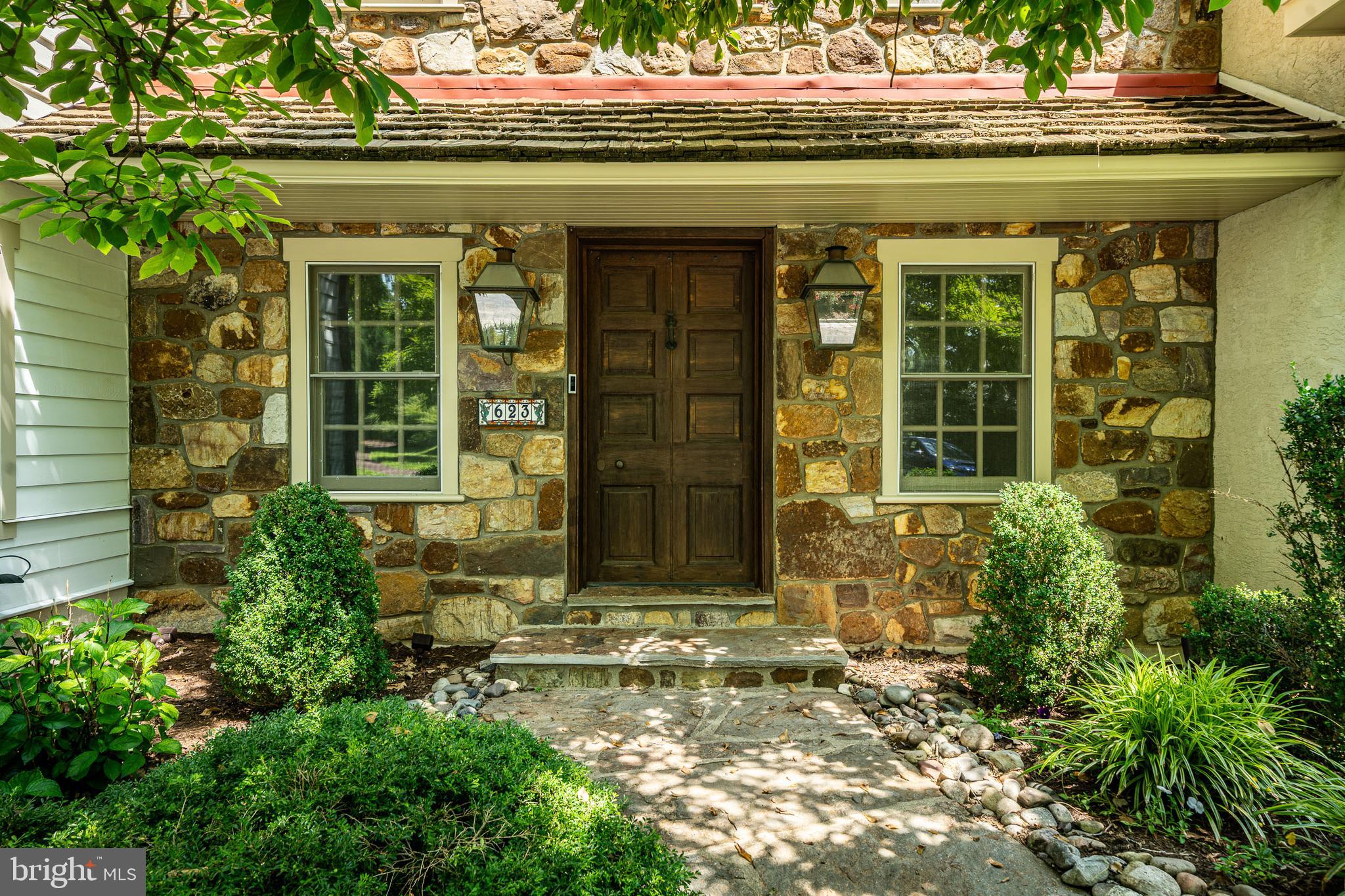 623 Sugartown Road Malvern, PA 19355 - Photo 4 of 35