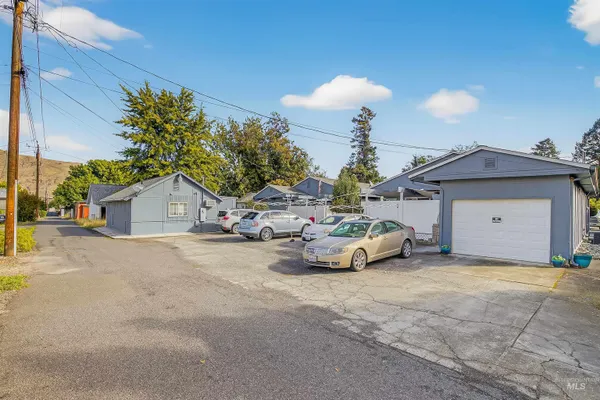 $695,000 | 820-822 2nd Street, Clarkston, WA 99403