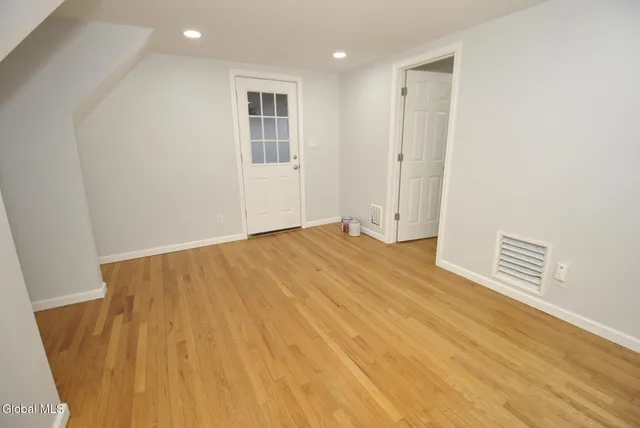 $1,250 | 83 Osborne Road, Colonie, NY 12205