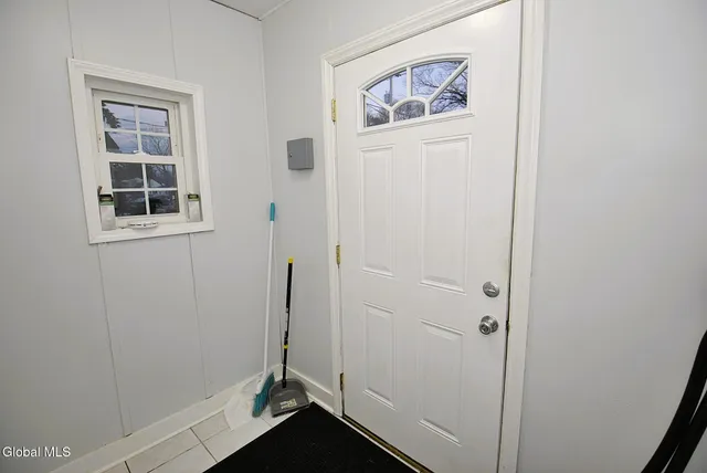 $1,250 | 83 Osborne Road, Colonie, NY 12205