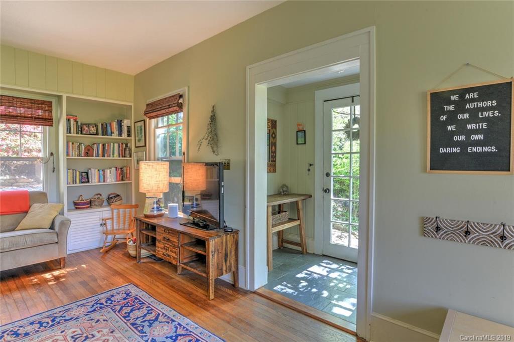 26 Howland Road Asheville, NC 28804 - Photo 3 of 30 Gallery Image 3