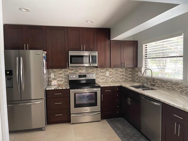 9661 Nevada Place Boca Raton, FL 33434 - Photo 6 of 9 Upgraded New Kitchen