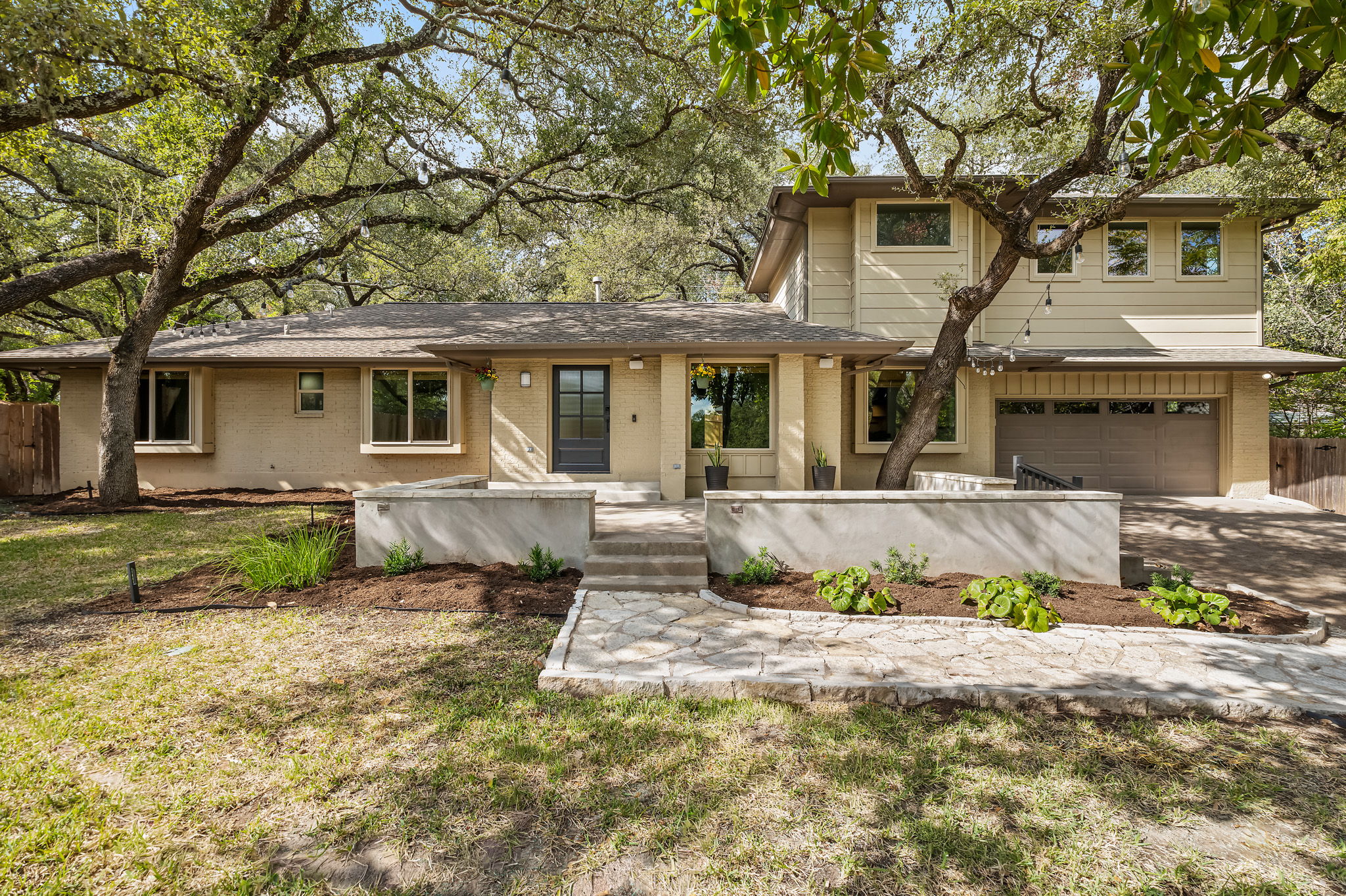 7202 Running Rope Circle Austin, TX 78731 - Photo 2 of 39