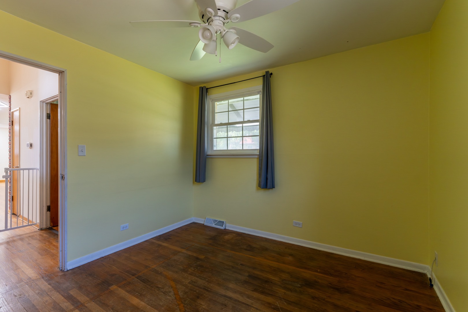 425 South Clarendon Avenue Addison, IL 60101 - Photo 17 of 31