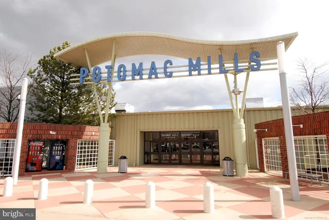 $665,000 | 16449 Plumage Eagle Street, Woodbridge, VA 22191