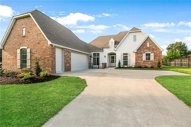 $534,900 | 35352 Oak Haven Avenue, Geismar, LA 70734