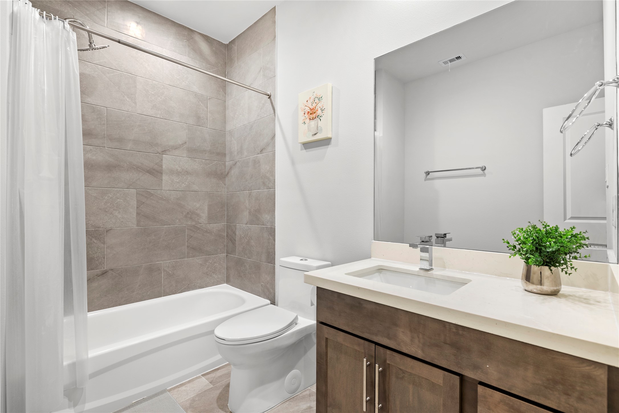 2214 Roozy Lake Lane Houston, TX 77055 - Photo 17 of 22 Guest Bath #2