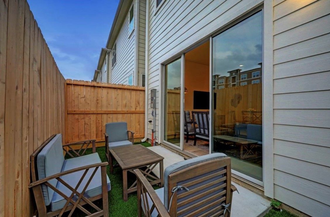 2214 Roozy Lake Lane Houston, TX 77055 - Photo 18 of 22 Backyard