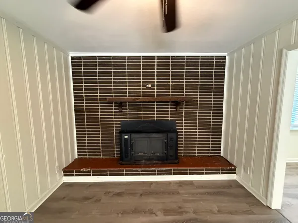 a view of door with outdoor space