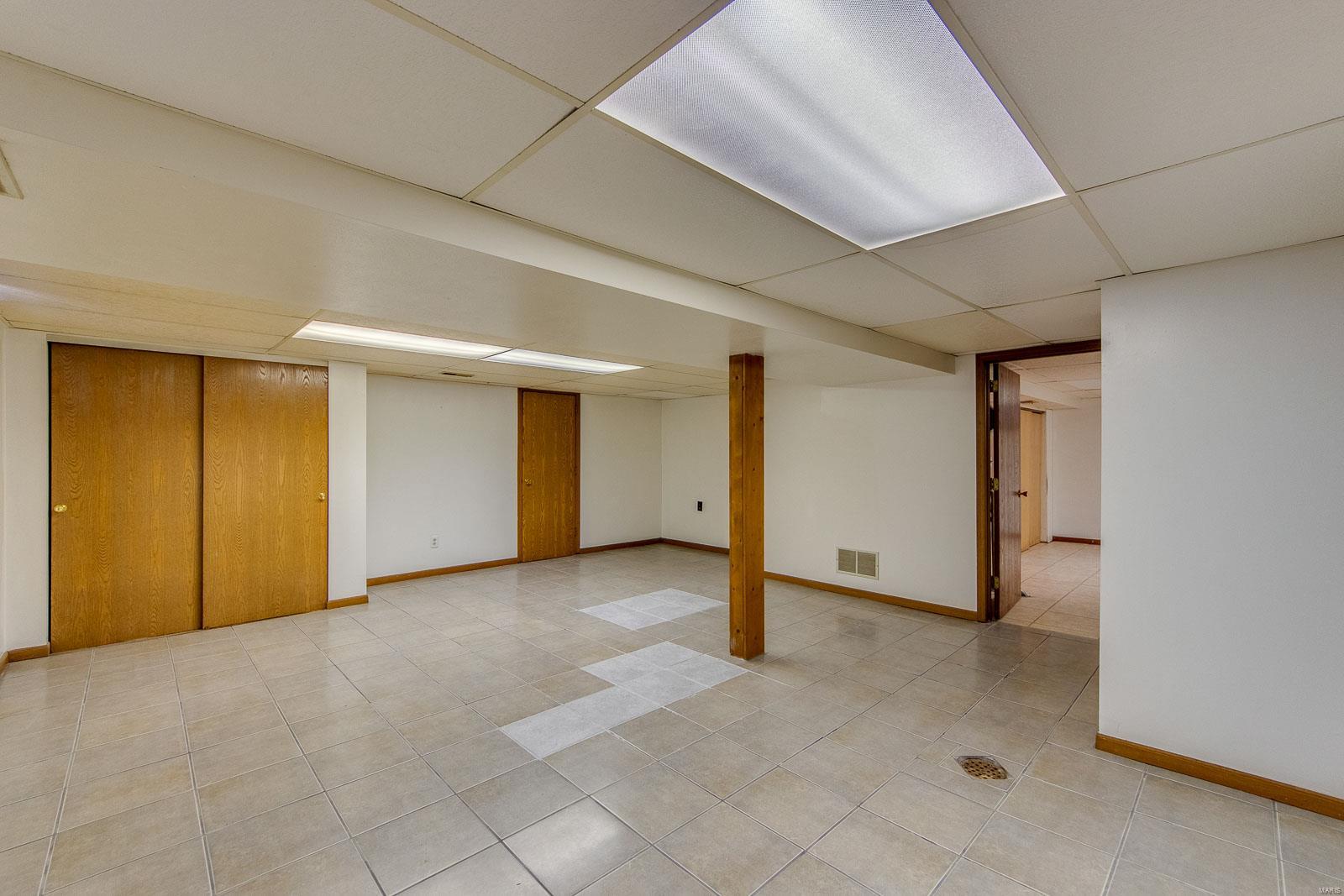 1919 Telegraph Road St. Louis, MO 63125 - Photo 25 of 46 Gallery Image 25
