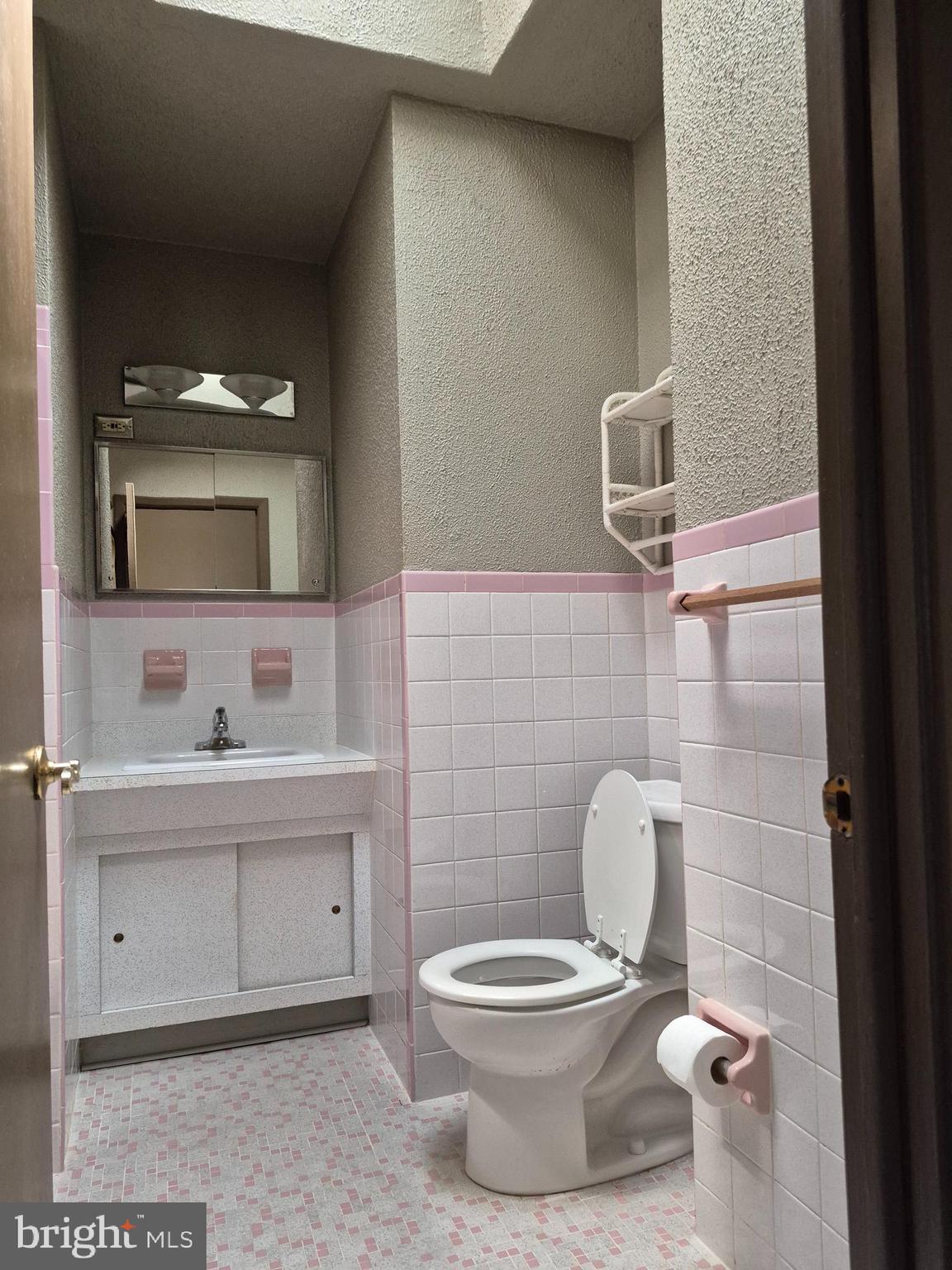 240 Rock Street Philadelphia, PA 19128 - Photo 13 of 27 Hall bathroom