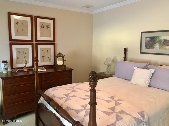 402 Monterey Road Great Barrington, MA 01230 - Photo 16 of 25 Guest Room