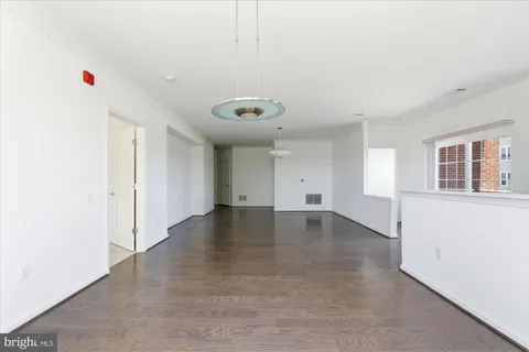 $525,000 | 20650 Hope Spring Terrace, Unit 301, Ashburn, VA 20147