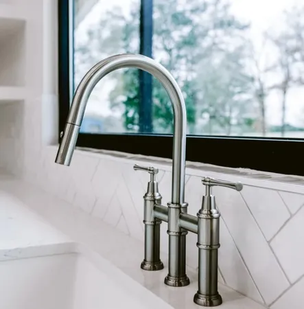 $1,385,555 | 10080 Fm 682, Cuero, TX 77954